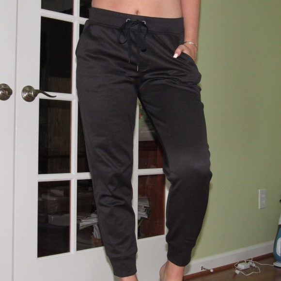 ❌SOLD❌ A&F Joggers - Picture 3 of 4